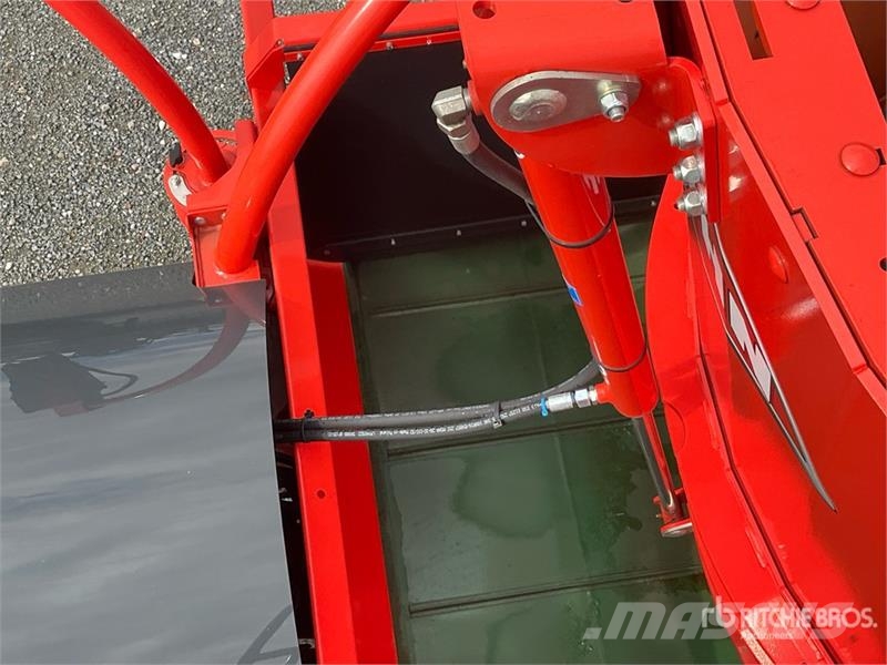 Kuhn Profile 14.2 CS Pull-type Feed Mixer (Unused) Fullfodervagnar