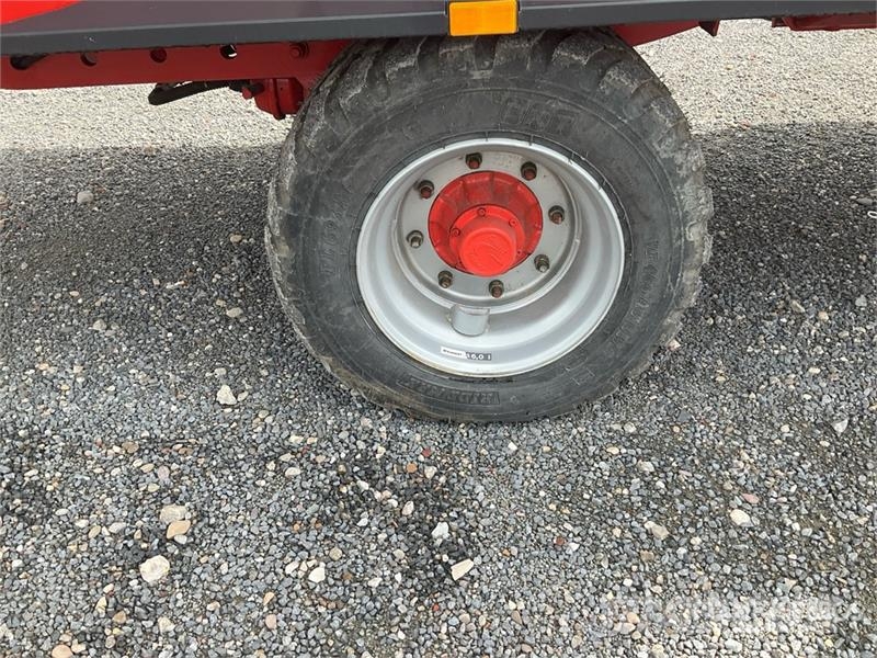 Kuhn Profile 14.2 CS Pull-type Feed Mixer (Unused) Fullfodervagnar