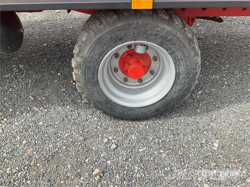Kuhn Profile 14.2 CS Pull-type Feed Mixer (Unused) Fullfodervagnar