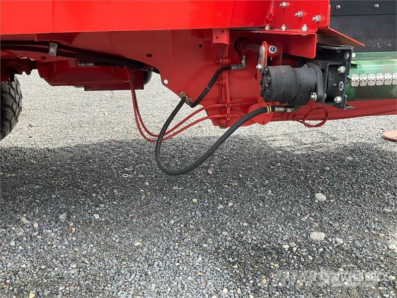 Kuhn Profile 14.2 CS Pull-type Feed Mixer (Unused) Fullfodervagnar