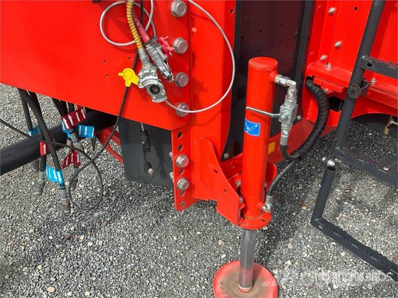 Kuhn Profile 14.2 CS Pull-type Feed Mixer (Unused) Fullfodervagnar