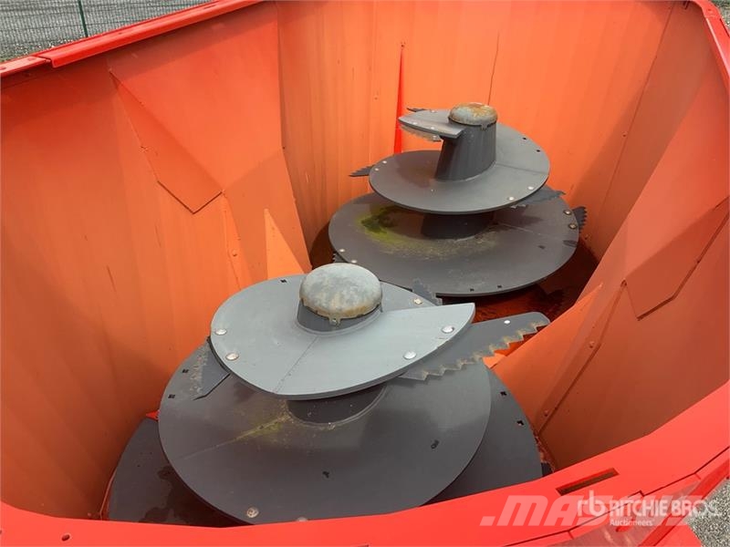 Kuhn Profile 14.2 CS Pull-type Feed Mixer (Unused) Fullfodervagnar
