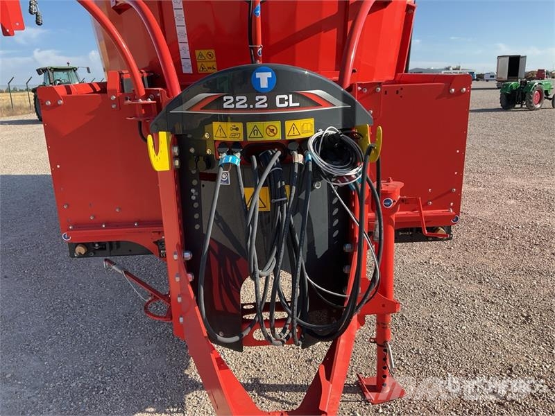 Kuhn Profile 2CL S/A Isobus Conection Feed Grinder Mixe Otros equipos y accesorios para ganadería