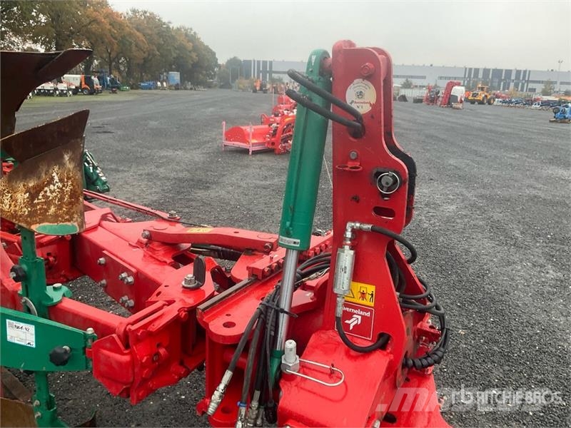 Kverneland 3300S Variomat 6 Bottom Reversible Plow Plugovi okretači