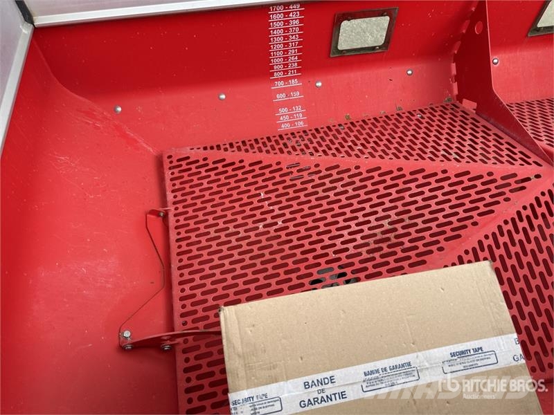 Kverneland Exacta TL-GEO Fertilizer Spreader معدات رش أسمدة