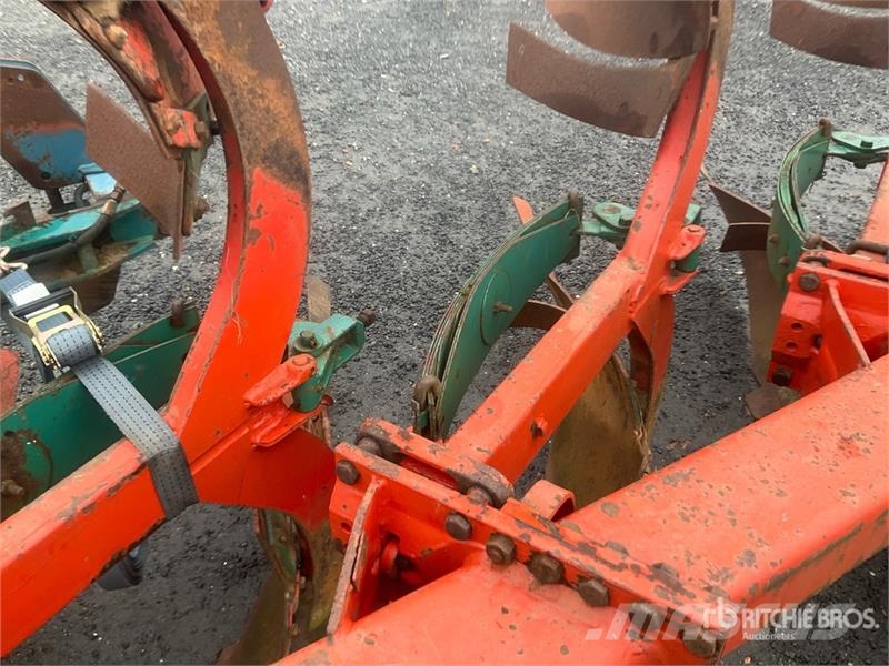 Kverneland F8 Breaking Plow Pflüge