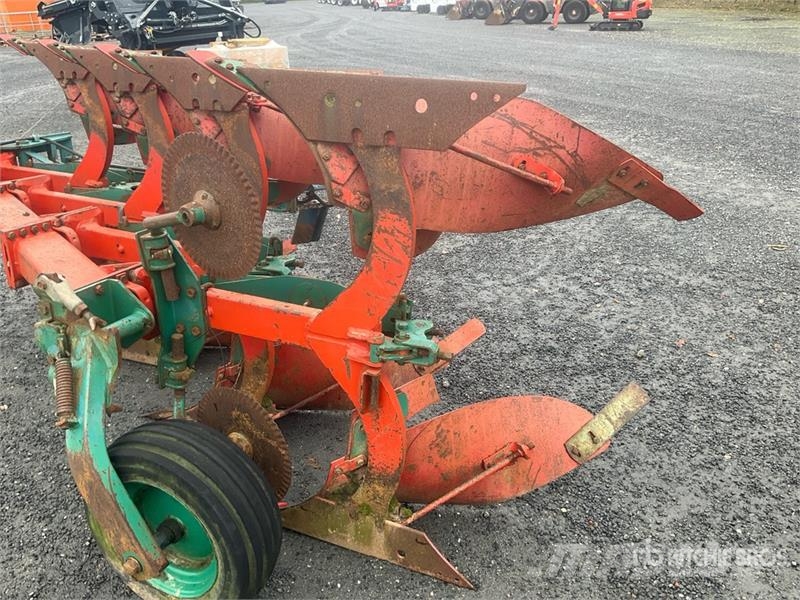 Kverneland F8 Breaking Plow Pflüge