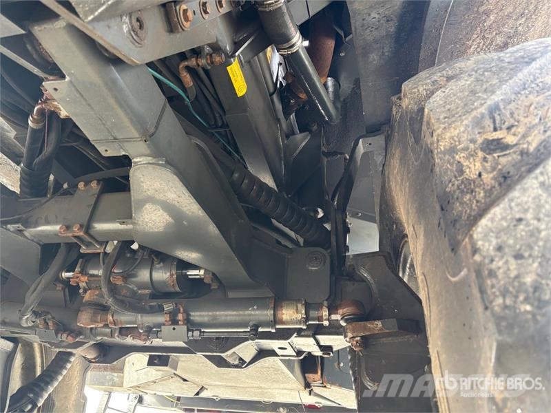 Kverneland Ixdrive 4x4 Self-Propelled Sprayer 자주 동력 분무기