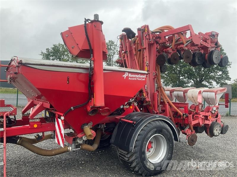 Kverneland Optima Hd e-drive 6 m Combination Seed Drill Mechanické sejačky