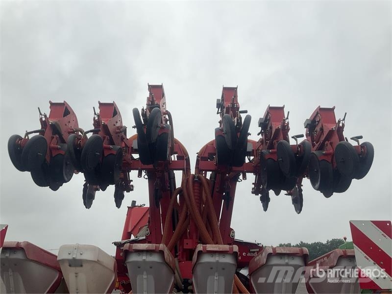 Kverneland Optima Hd e-drive 6 m Combination Seed Drill Mechanické sejačky