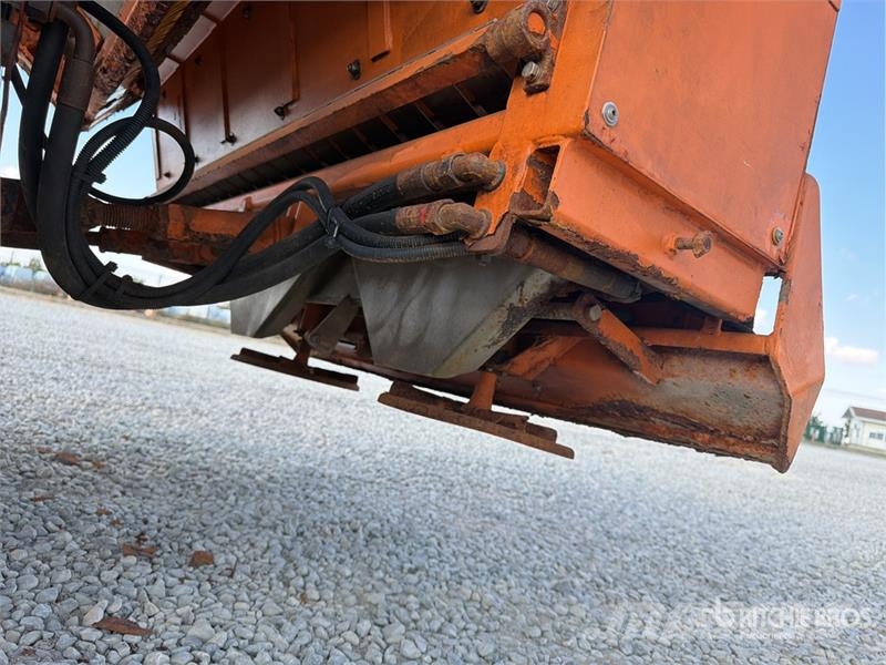 Ladog T1550T S/A Dump Truck Tippbil