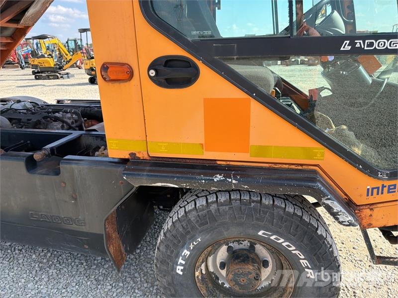 Ladog T1550T S/A Dump Truck Tippbil