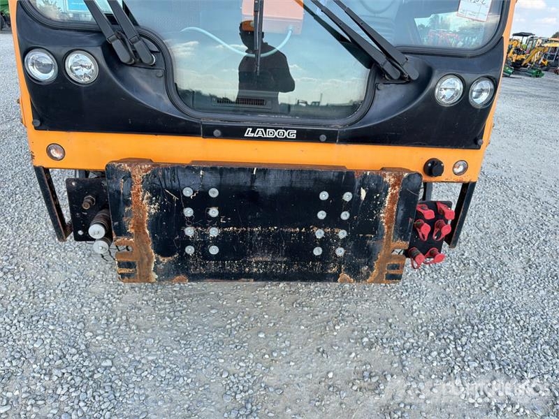 Ladog T1550T S/A Dump Truck Tippbil