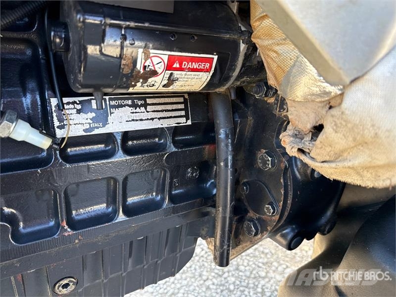 Lamborghini R4.110 4WD Tractor (Inoperable) Traktorji