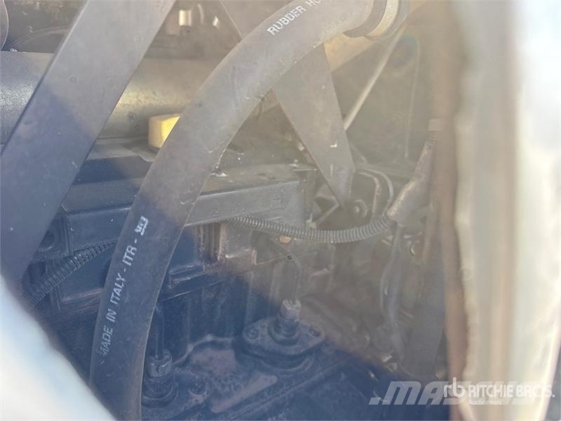 Lamborghini R7 175S 4WD Tractor (Inoperable) Traktörler