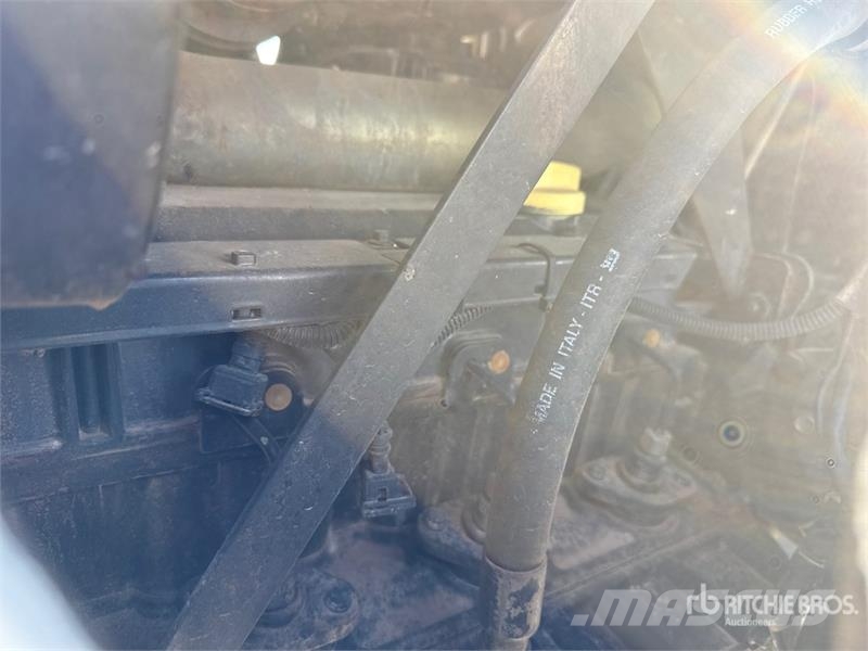 Lamborghini R7 175S 4WD Tractor (Inoperable) Traktörler