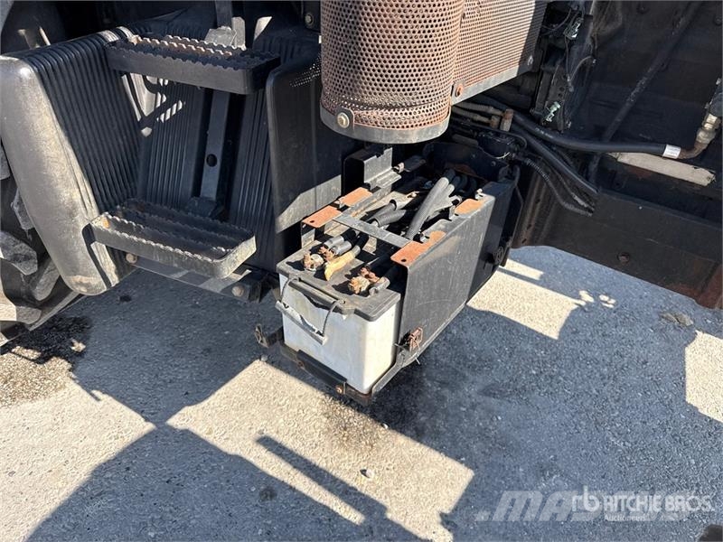 Lamborghini R7 175S 4WD Tractor (Inoperable) Traktörler