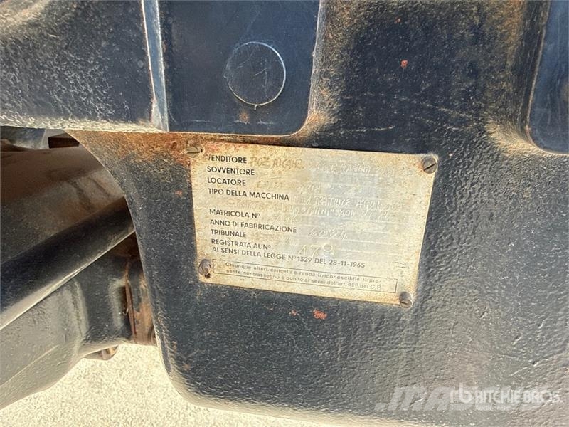 Lamborghini R7 175S 4WD Tractor (Inoperable) Traktörler