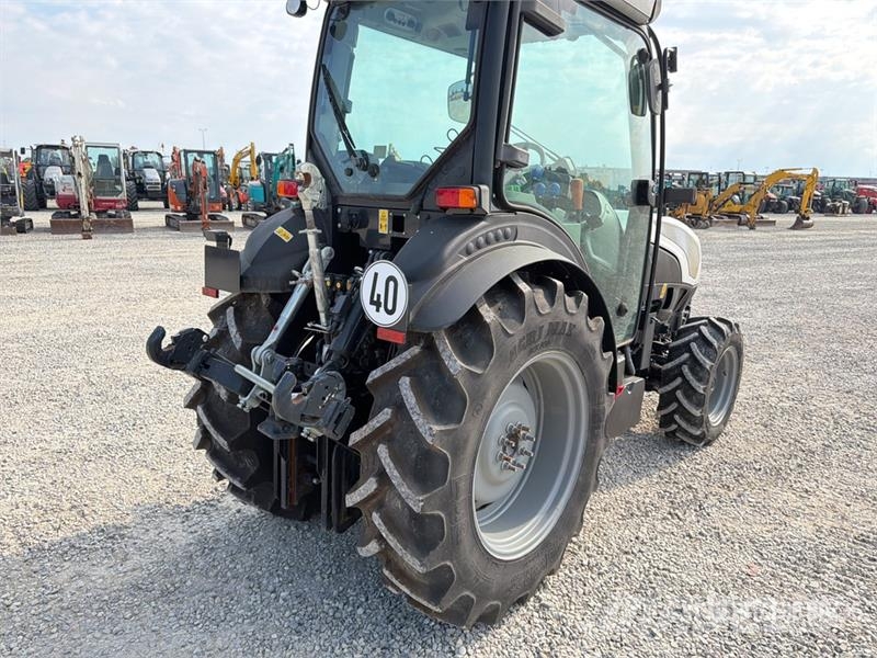 Lamborghini Spire 95 4WD Tractor 曳引機