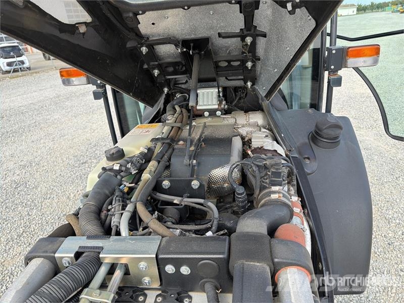 Lamborghini Spire 95 4WD Tractor 曳引機