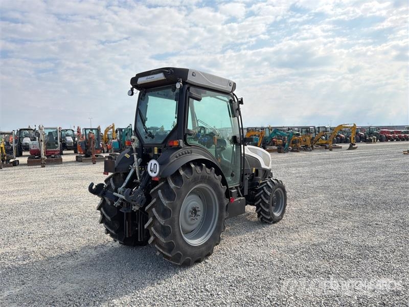 Lamborghini Spire 95 4WD Tractor 曳引機