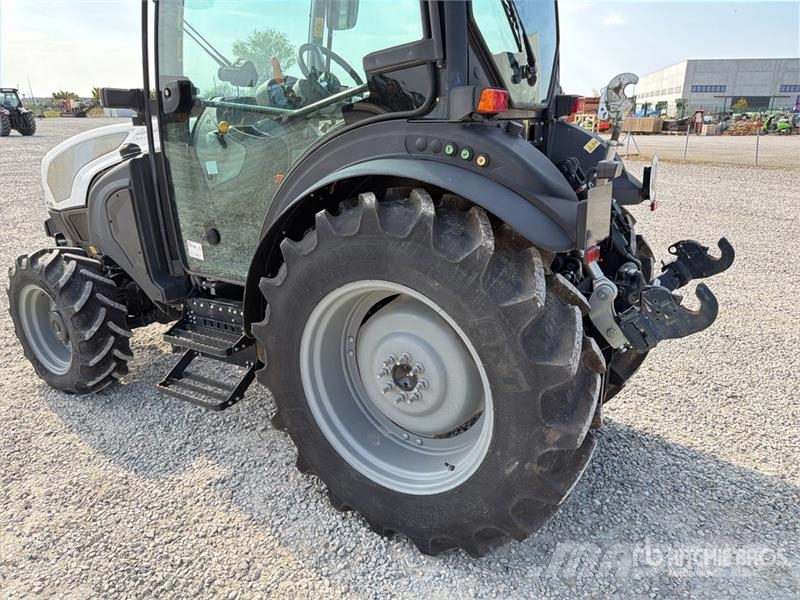 Lamborghini Spire 95 4WD Tractor 曳引機