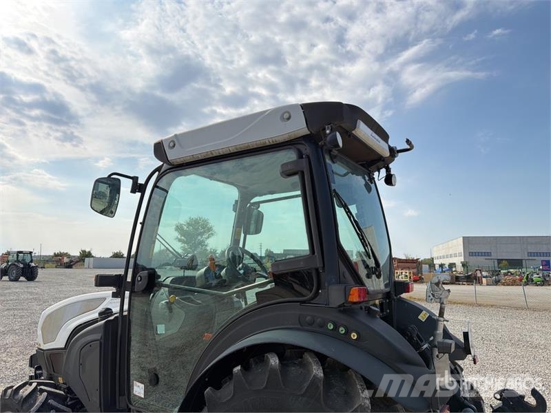 Lamborghini Spire 95 4WD Tractor 曳引機