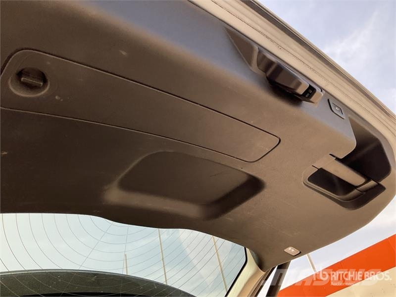 Land Rover Discovery D200 SUV PKWs