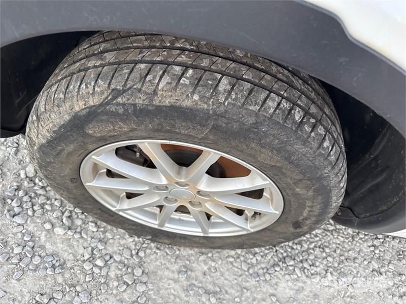 Land Rover Discovery Sport SUV (Inoperable) Cars