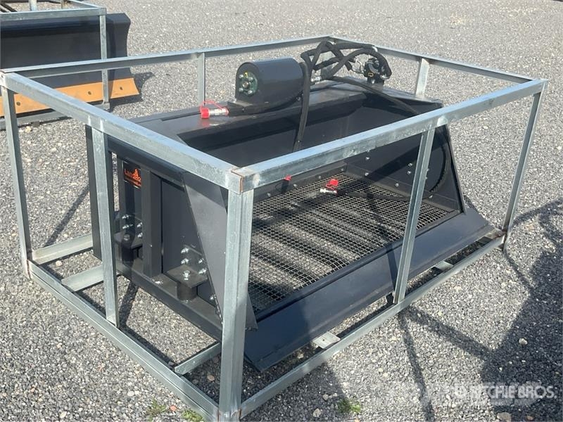 Landhonor HSB-12-72W Hydraulic Skid Steer Screening Bucket ( Puinbakken