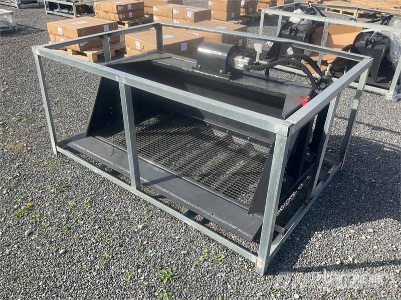 Landhonor HSB-12-72W Hydraulic Skid Steer Screening Bucket ( Puinbakken