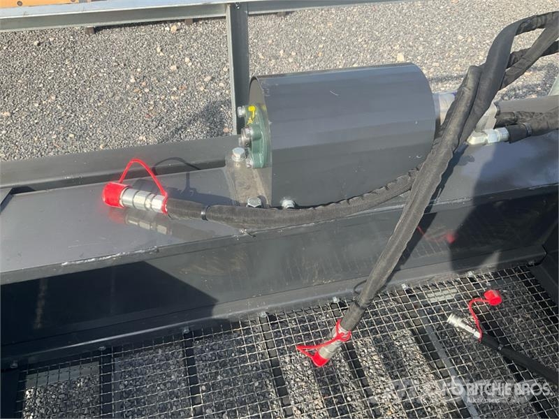 Landhonor HSB-12-72W Hydraulic Skid Steer Screening Bucket ( Puinbakken