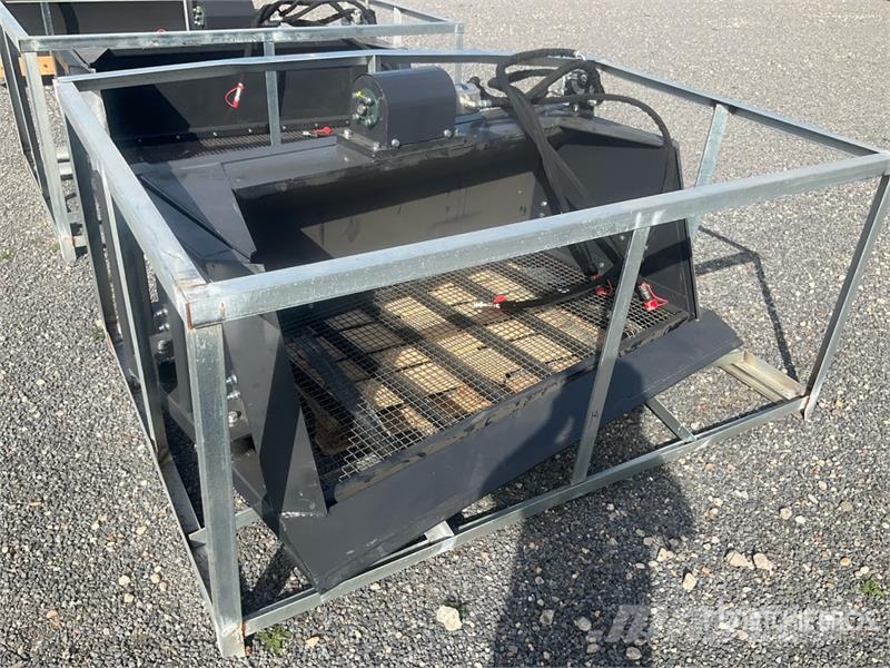 Landhonor HSB-12-72W Hydraulic Skid Steer Screening Bucket ( Puinbakken