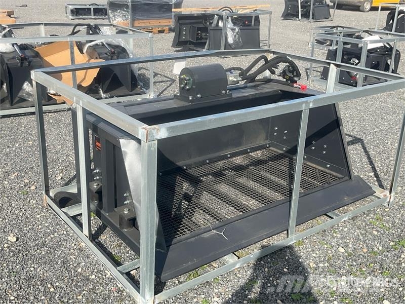 Landhonor HSB-12-72W Hydraulic Skid Steer Screening Bucket ( Puinbakken