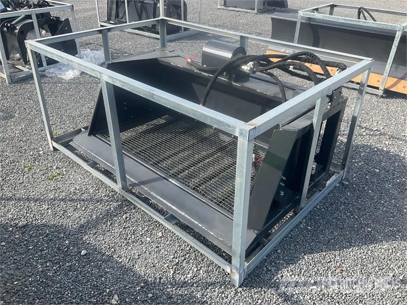 Landhonor HSB-12-72W Hydraulic Skid Steer Screening Bucket ( Puinbakken