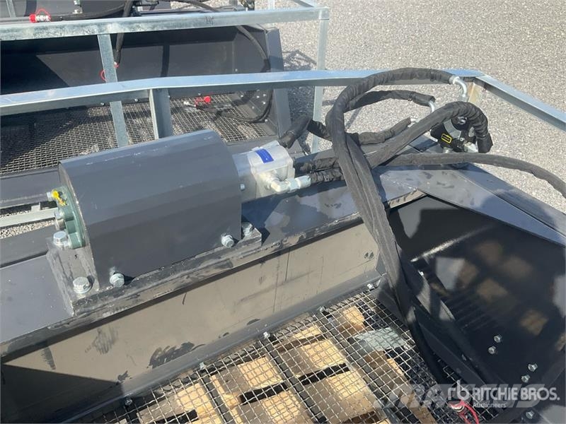 Landhonor HSB-12-72W Hydraulic Skid Steer Screening Bucket ( Puinbakken