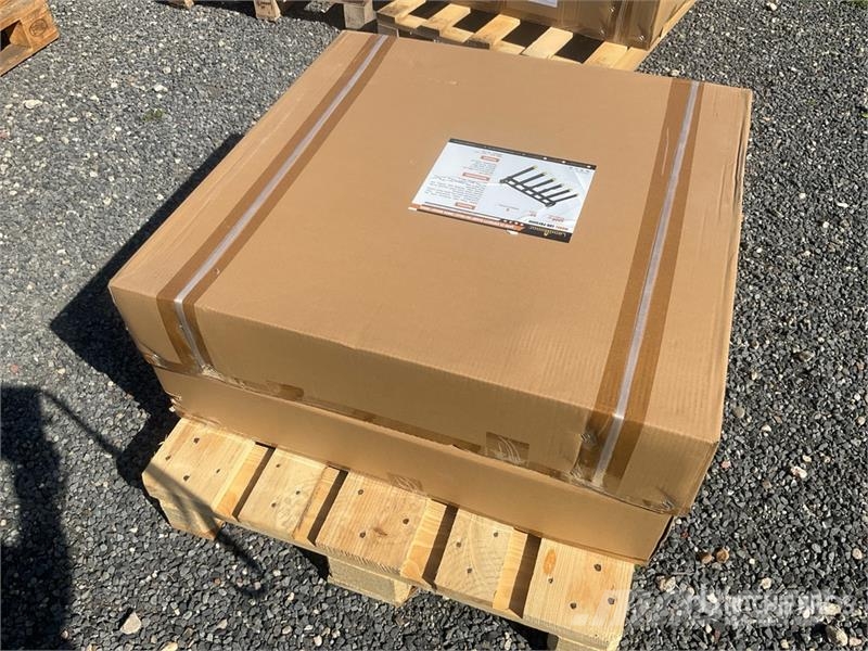 Landhonor LHR-PBF4000 Qty of 2 6-Teeth Skid Steer Clamp On P Overige componenten