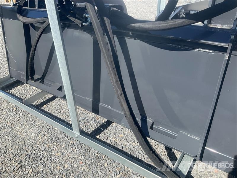 Landhonor SGB-11-72W Hydraulic Skid Steer Grapple Bucket (Un Grijpers