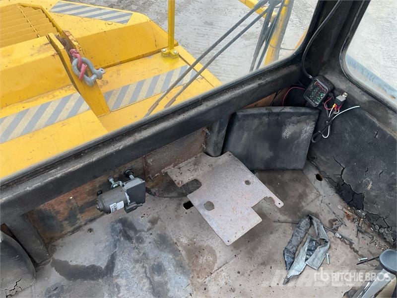 Lansing Hercules 715 15000 kg 4x2 Rough Terrain Forklift Навантажувачі підвищеної прохідності