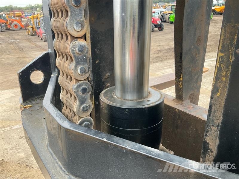 Lansing Hercules 715 15000 kg 4x2 Rough Terrain Forklift Навантажувачі підвищеної прохідності