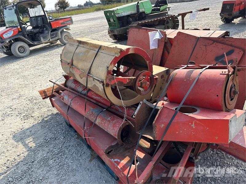 Laverda Qty of Agricultural Spare Parts Diger parçalar