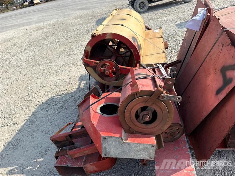 Laverda Qty of Agricultural Spare Parts Diger parçalar