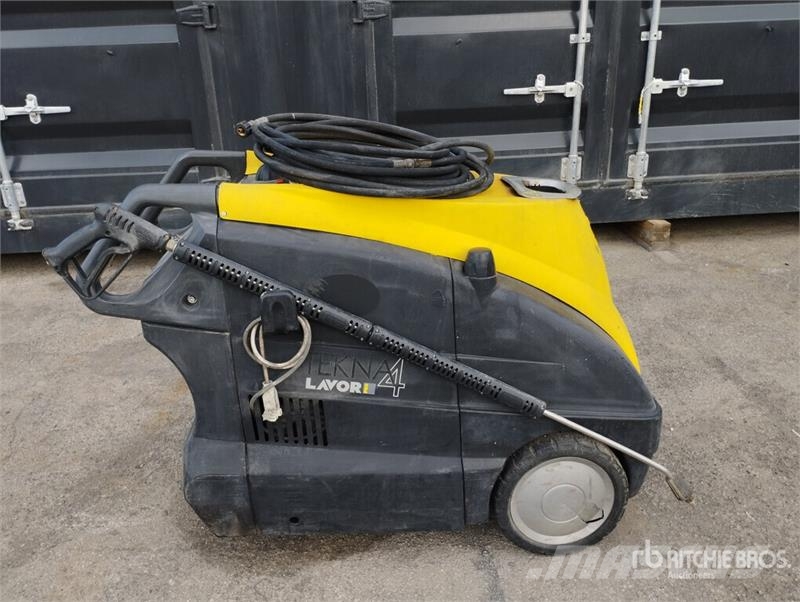  Lavorwash Tekna 2021LP Professional Hot-Water Pres Мийні апарати низького тиску