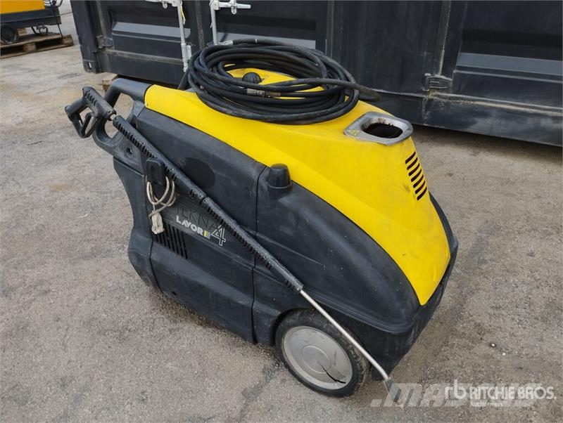  Lavorwash Tekna 2021LP Professional Hot-Water Pres Мийні апарати низького тиску