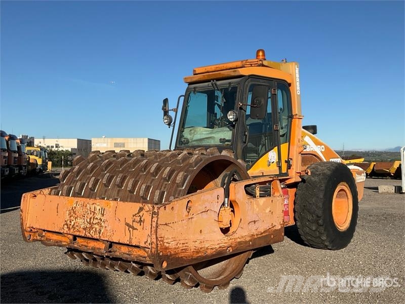 Lebrero VM6 Equipment Padfoot Drum Compactor Walzenzüge