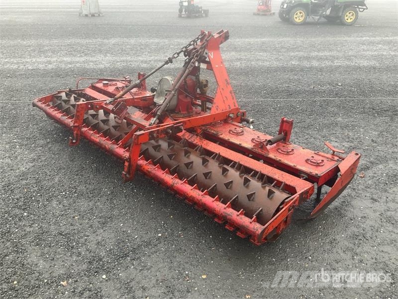 Lely Kopeg 3 Power Harrow الكاسحات وقلابات التربة ذات المحركات