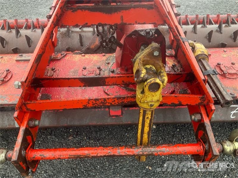 Lely Kopeg 3 Power Harrow الكاسحات وقلابات التربة ذات المحركات