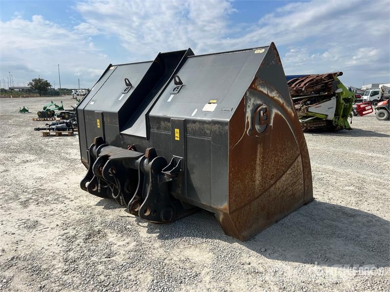  Leonardi High-Tip Wheel Loader Bucket دلاء