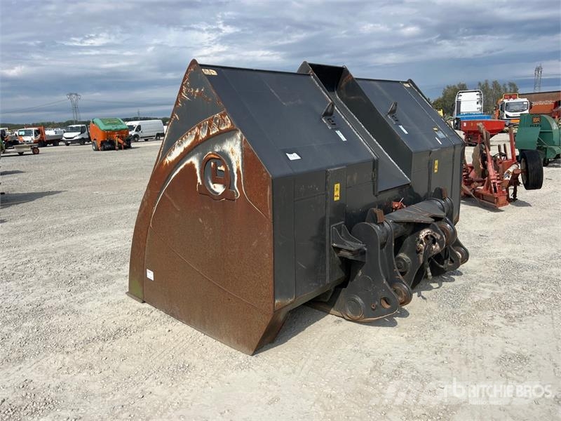  Leonardi High-Tip Wheel Loader Bucket دلاء
