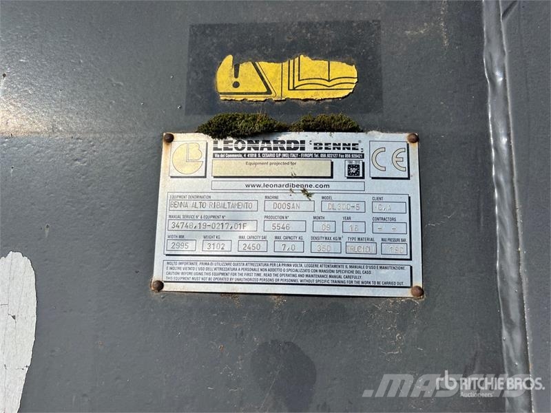  Leonardi High-Tip Wheel Loader Bucket دلاء